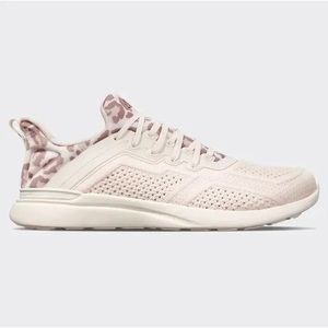 APL Women's TechLoom Tracer Sneaker Creme Beachwood Leopard Size 6.5 NEW
